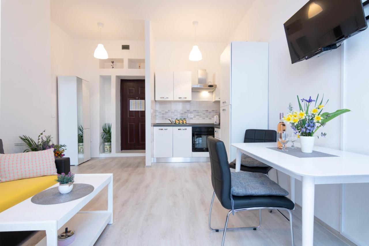 Apartment Ana Pula Zewnętrze zdjęcie